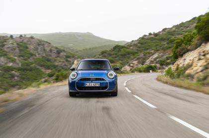 ΜΙΝΙ Cooper S 5d: Πρακτικό και fun to drive